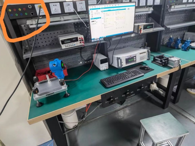 Établi composite 1 panneau 3 tiroirs : critères de maintenance et assistance technique